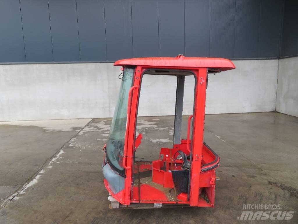 Volvo L 30 B / L 35 Cabine si interior
