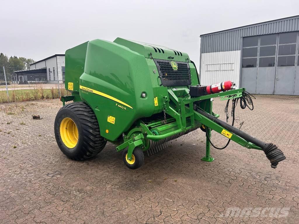 John Deere F 440 Masina de balotat cilindric