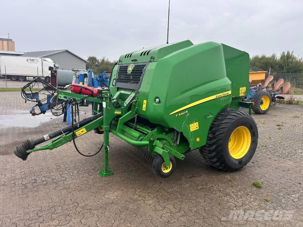 John Deere F 440 Masina de balotat cilindric
