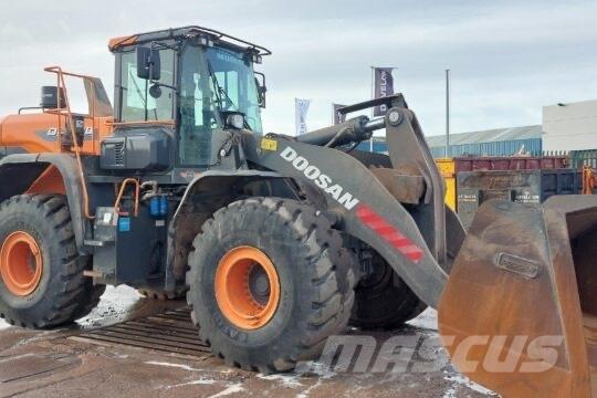 Develon DL 480-7 Buldoexcavatoare