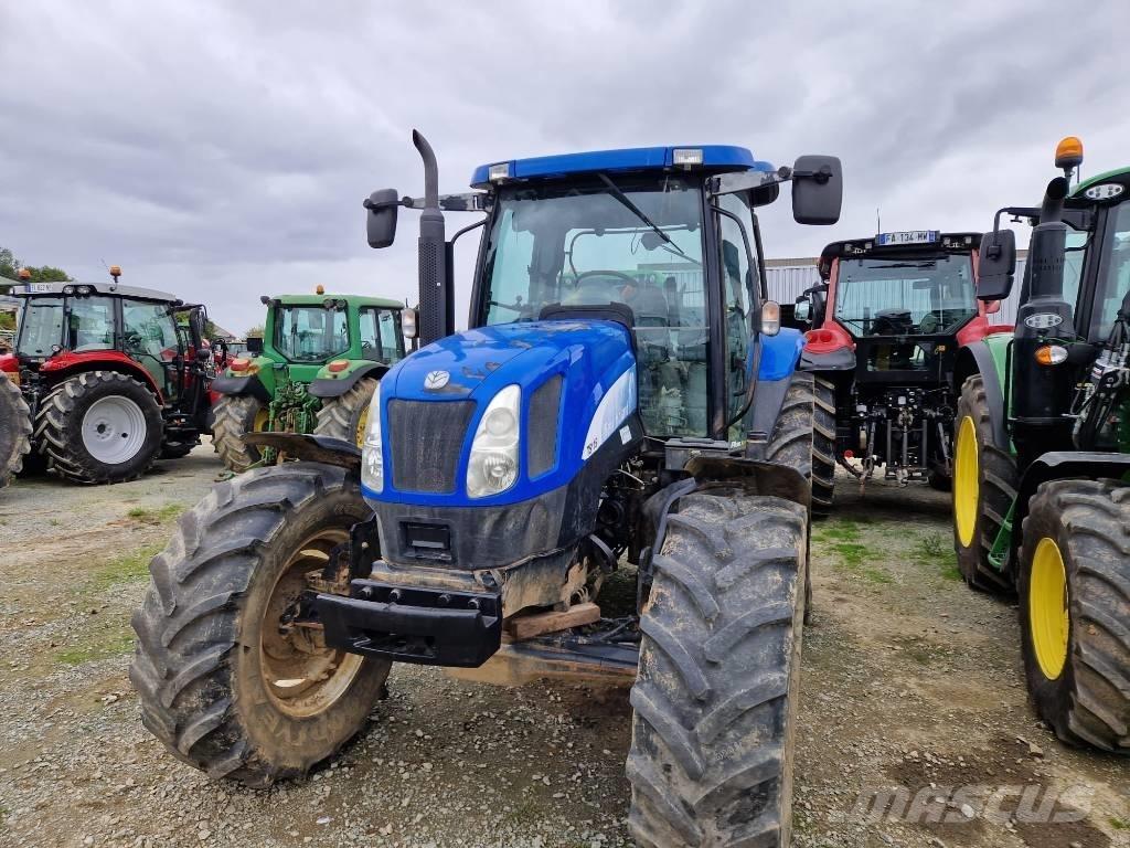 New Holland TSA 115 Tractoare