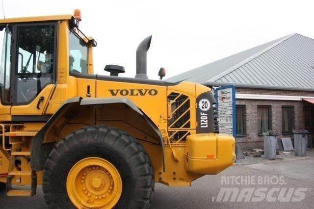 Volvo L 120 F Incarcator pe pneuri