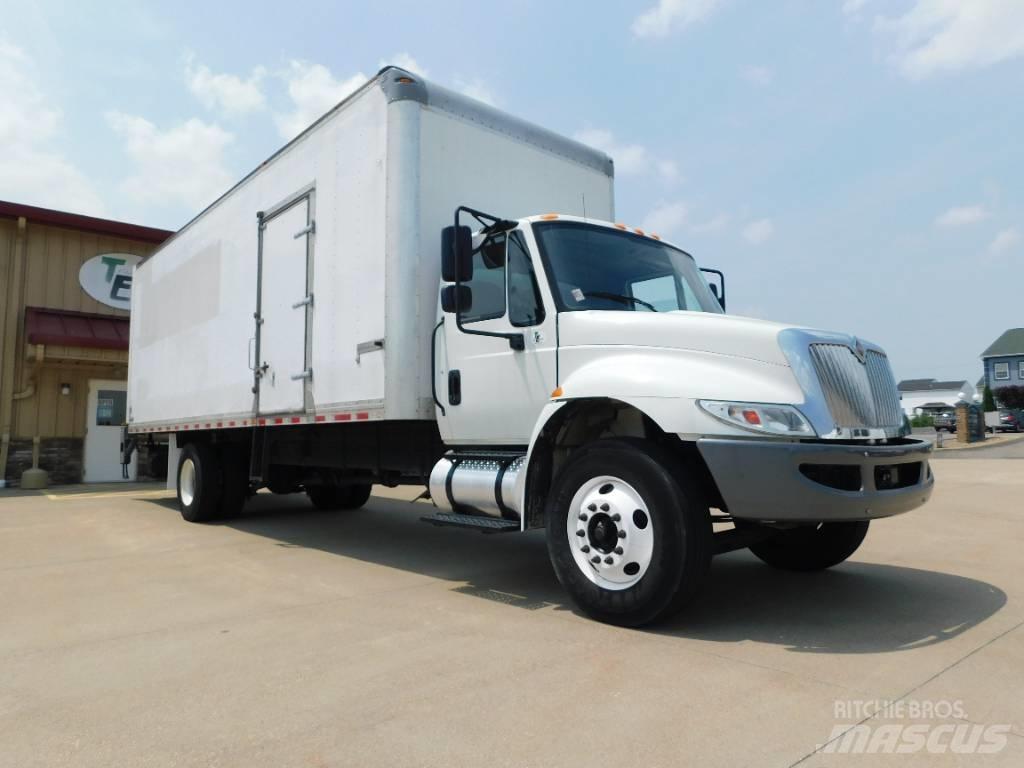 International 4300 Camion cadru container