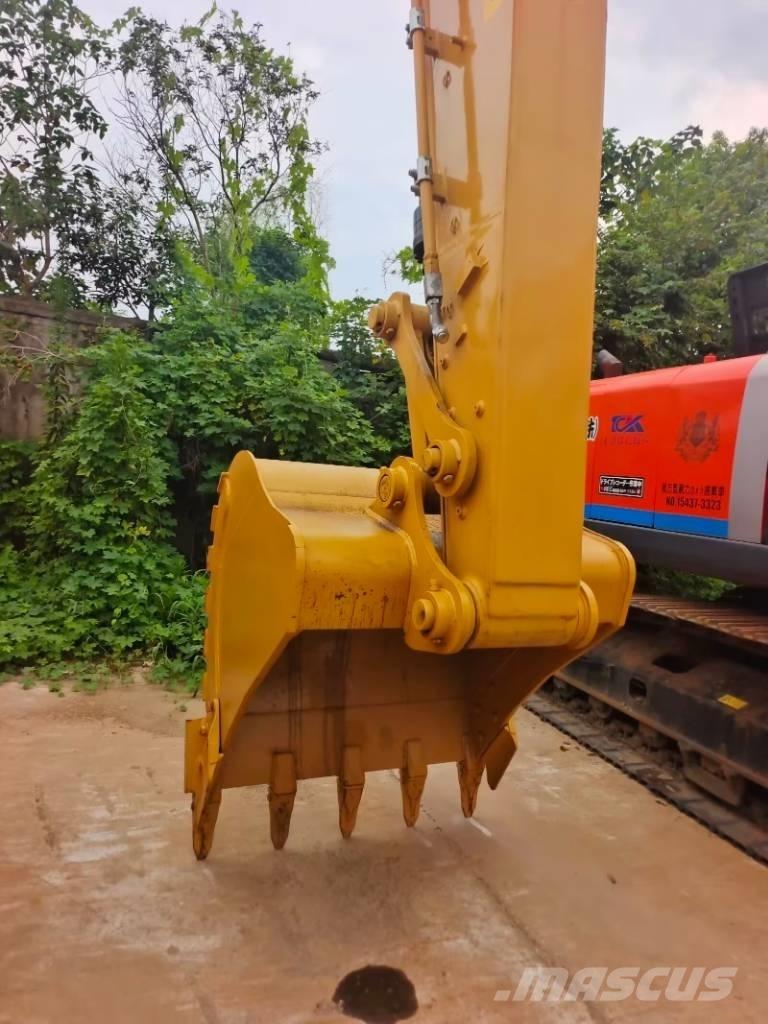 CAT 323 GC Excavatoare pe șenile
