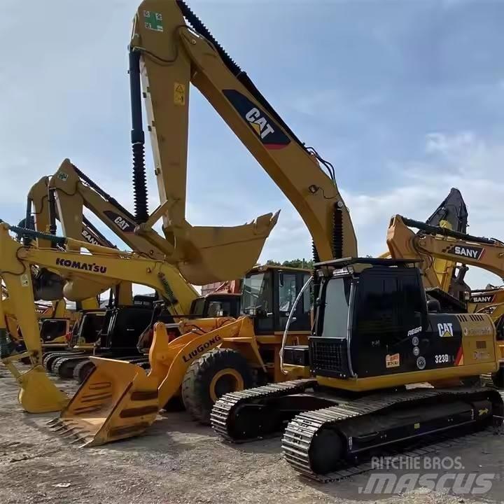 CAT CAT323D2L Excavatoare 7t - 12t