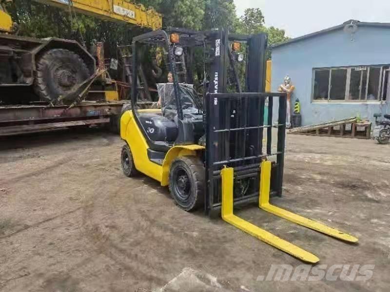 Komatsu 3 Ton Stivuitor diesel