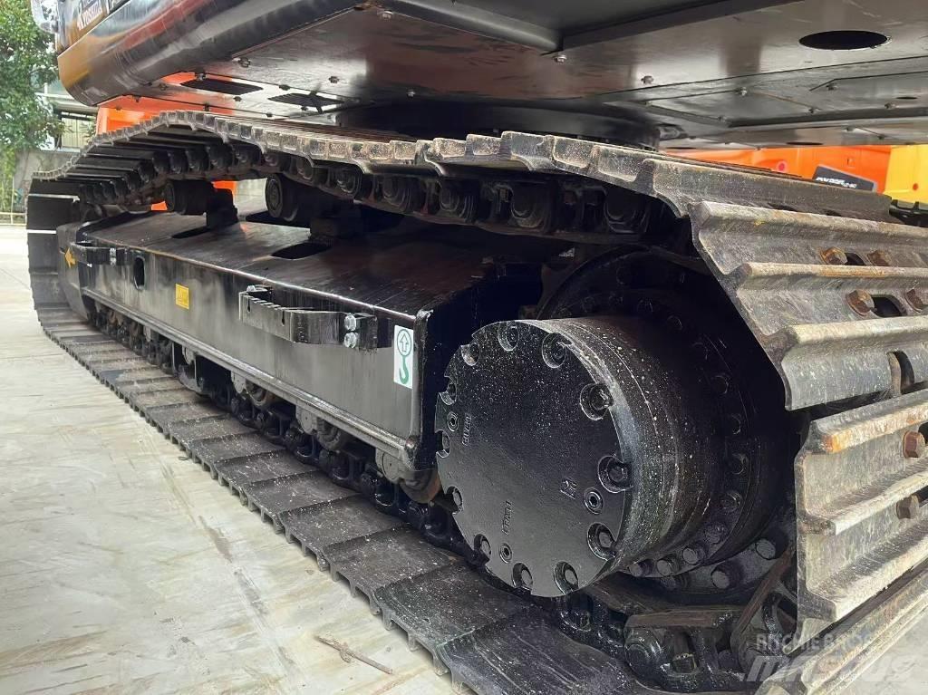Hitachi zx200 Excavatoare pe șenile
