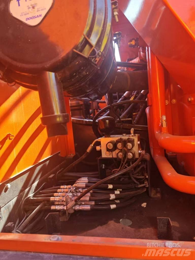 Doosan DX 300 Excavatoare pe șenile
