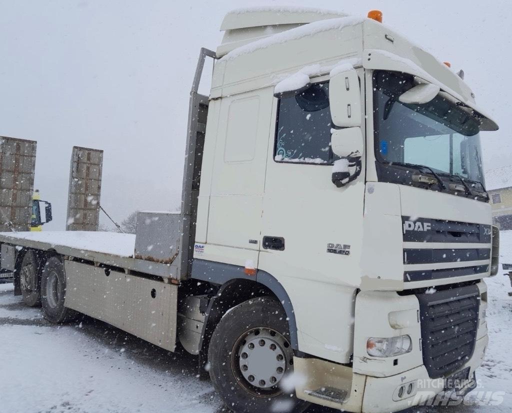 DAF XF 105 Camion cu prelata