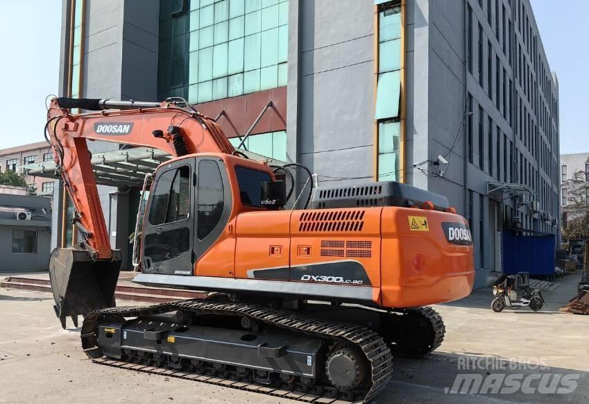 Doosan DX300 Excavatoare pe șenile
