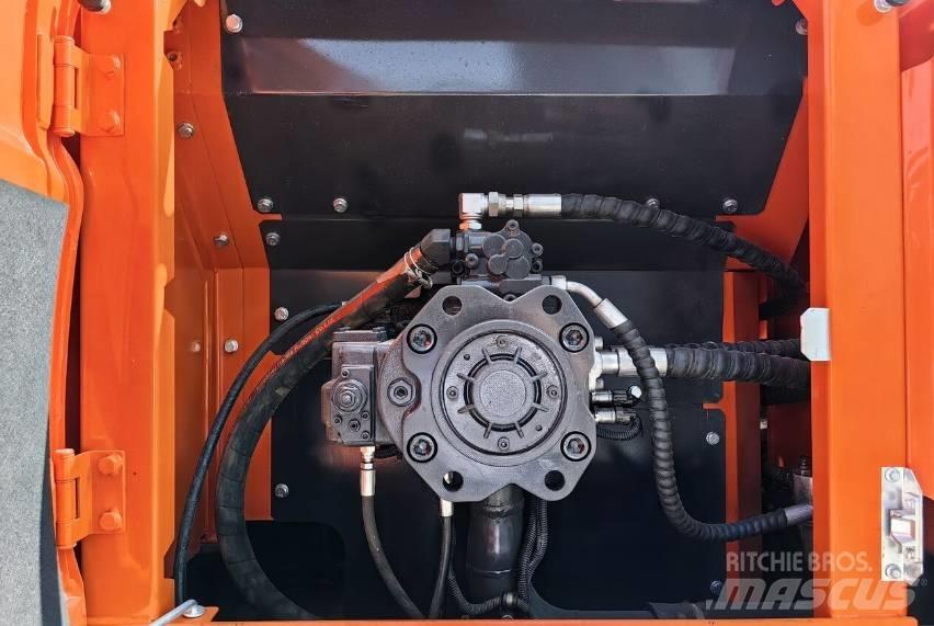 Doosan DX300 Excavatoare pe șenile
