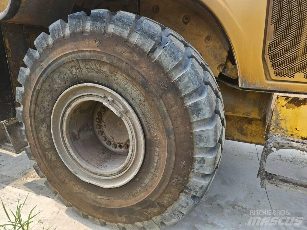 CAT 972 H Incarcator pe pneuri