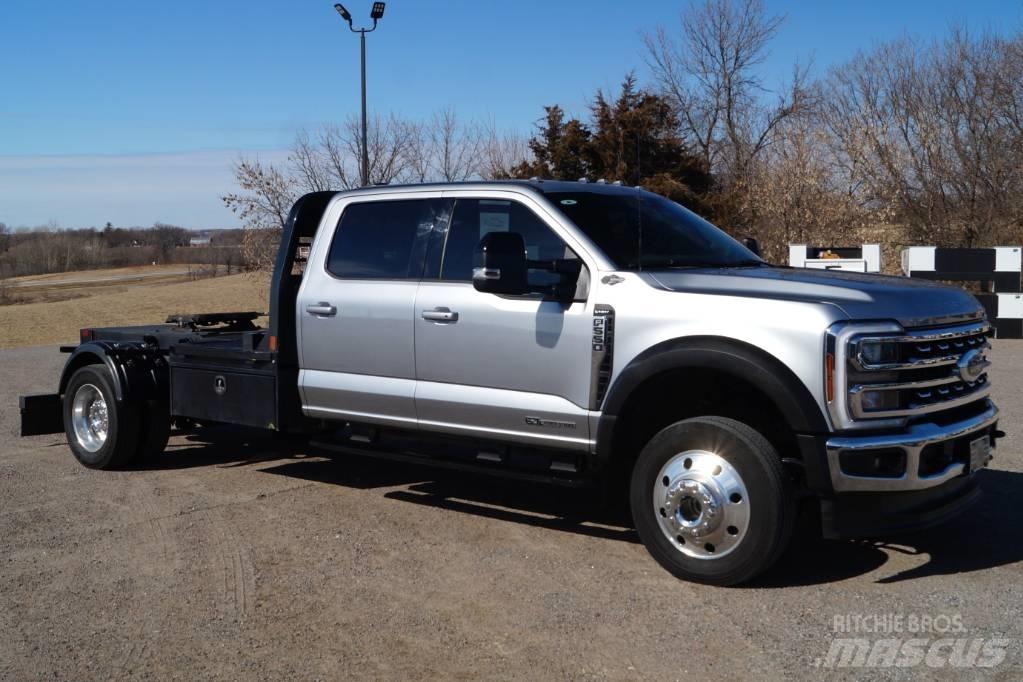 Ford F 550 SD Lariat Camion cabina sasiu
