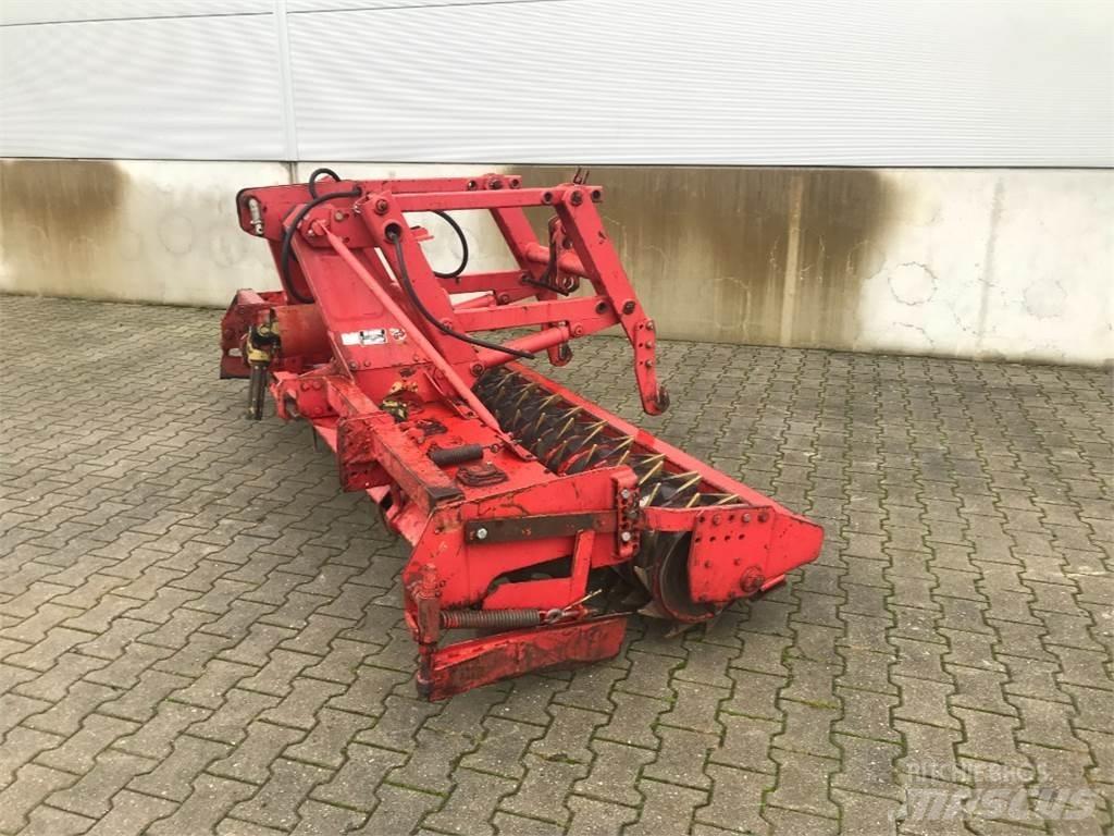 Krone KES 121-3000 Grapa si pluguri rotative