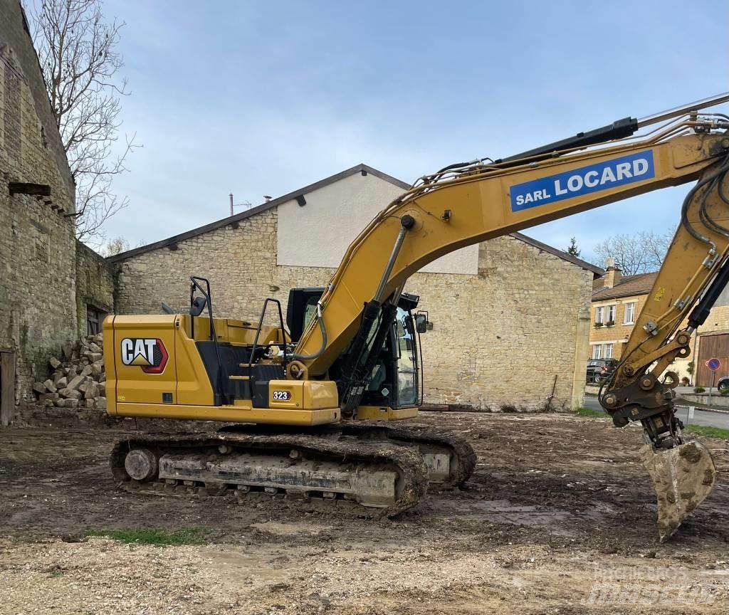 CAT 323 Excavatoare pe șenile
