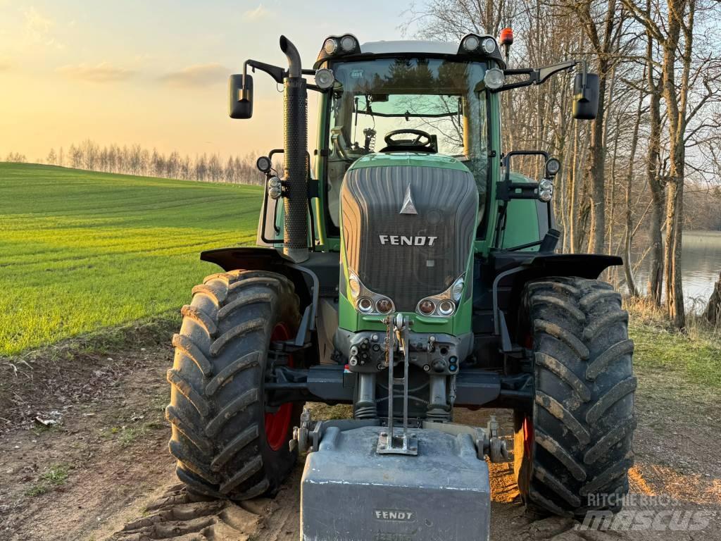 Fendt 822 Vario Tractoare