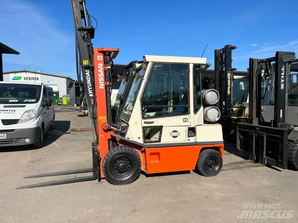 Nissan PH02A25U Stivuitor GPL