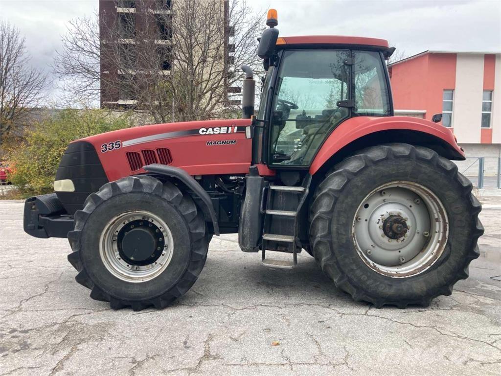 Case IH magnum 335 Tractoare