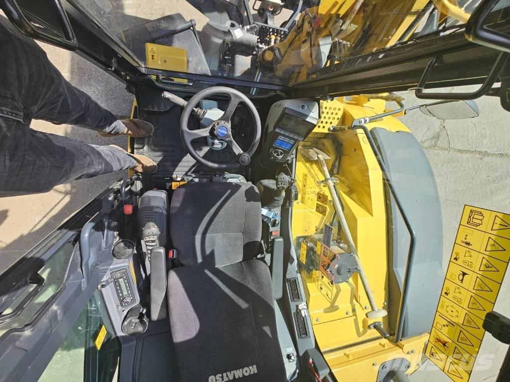 Komatsu PW 98 MR-11 Excavatoare cu roti