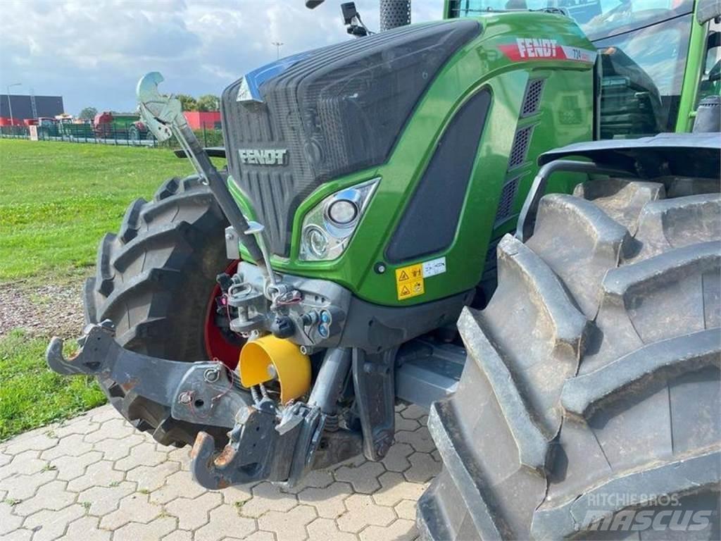 Fendt 724 PROFI+ Tractoare