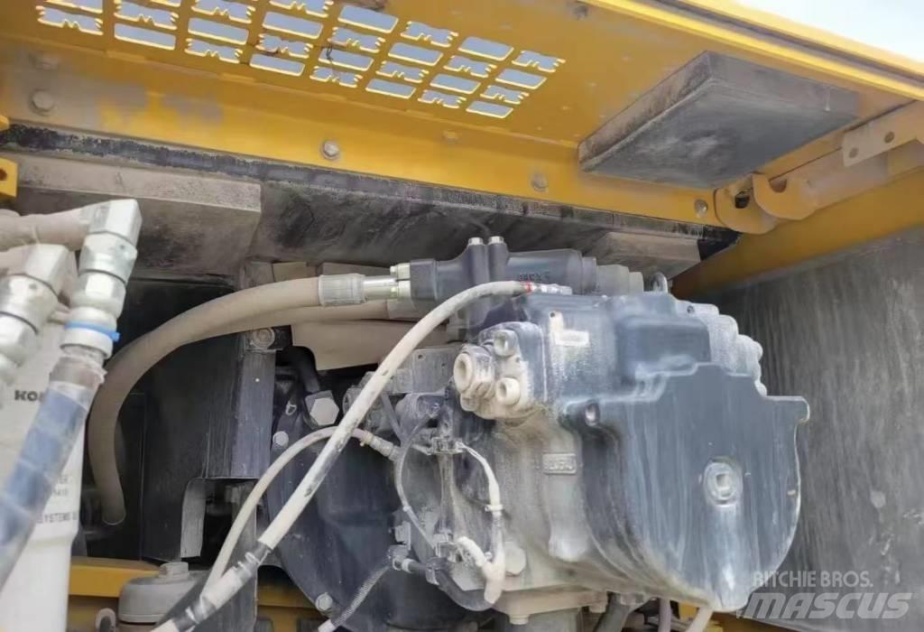 Komatsu PC 460-8 Excavatoare pe șenile
