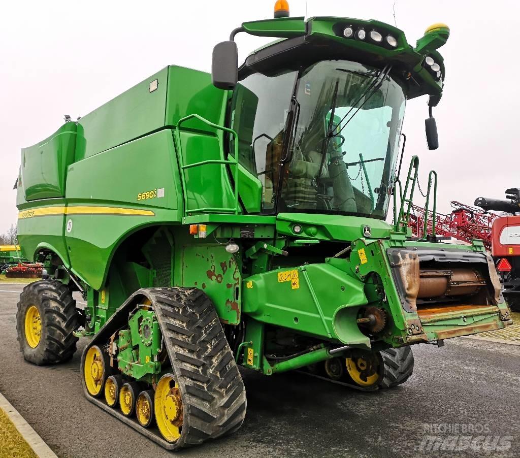 John Deere S 690 i Combine de secerat