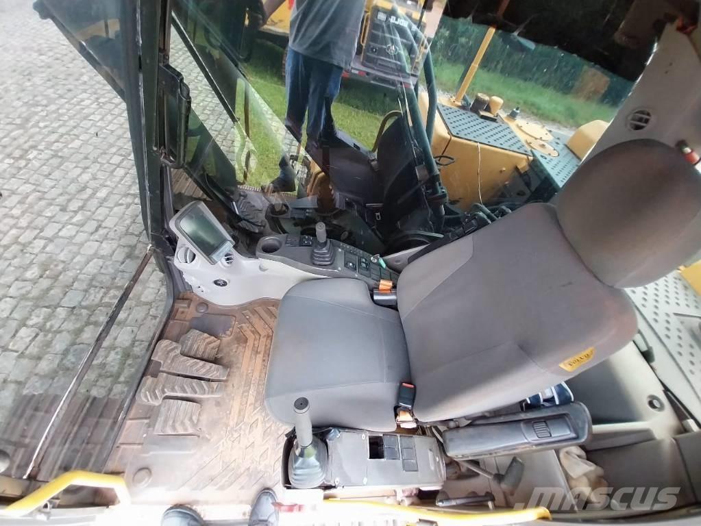 Volvo EC 220 DL Excavatoare pe șenile
