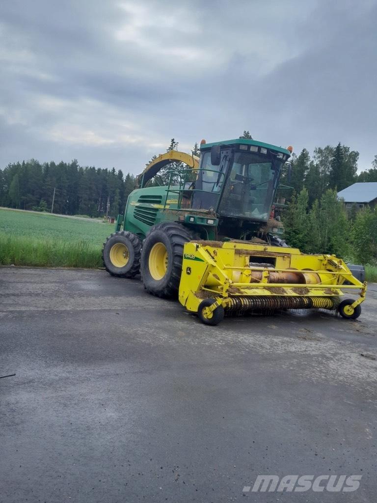 John Deere 7700 Forajere cu autopropulsare