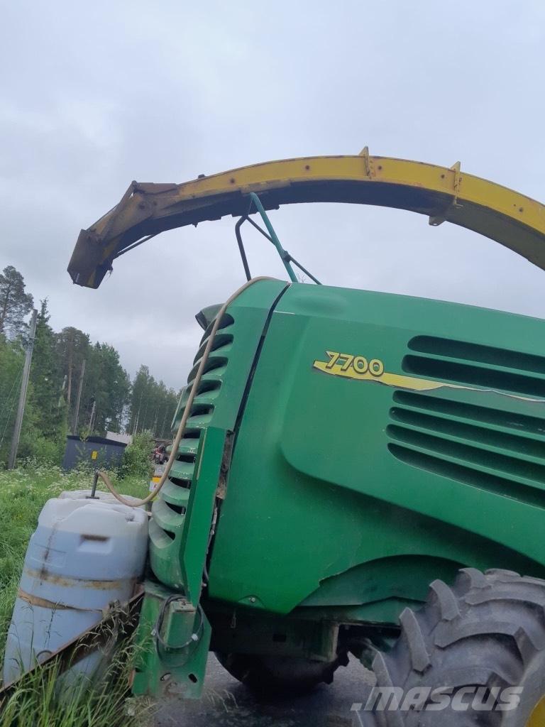 John Deere 7700 Forajere cu autopropulsare
