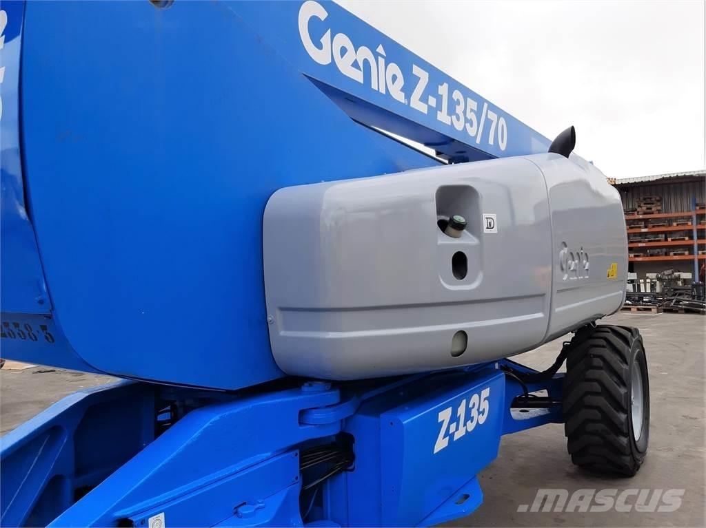 Genie Z135 70 Nacele cu brat articulat