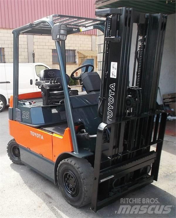Toyota 7 FBMF 25 Stivuitor electric