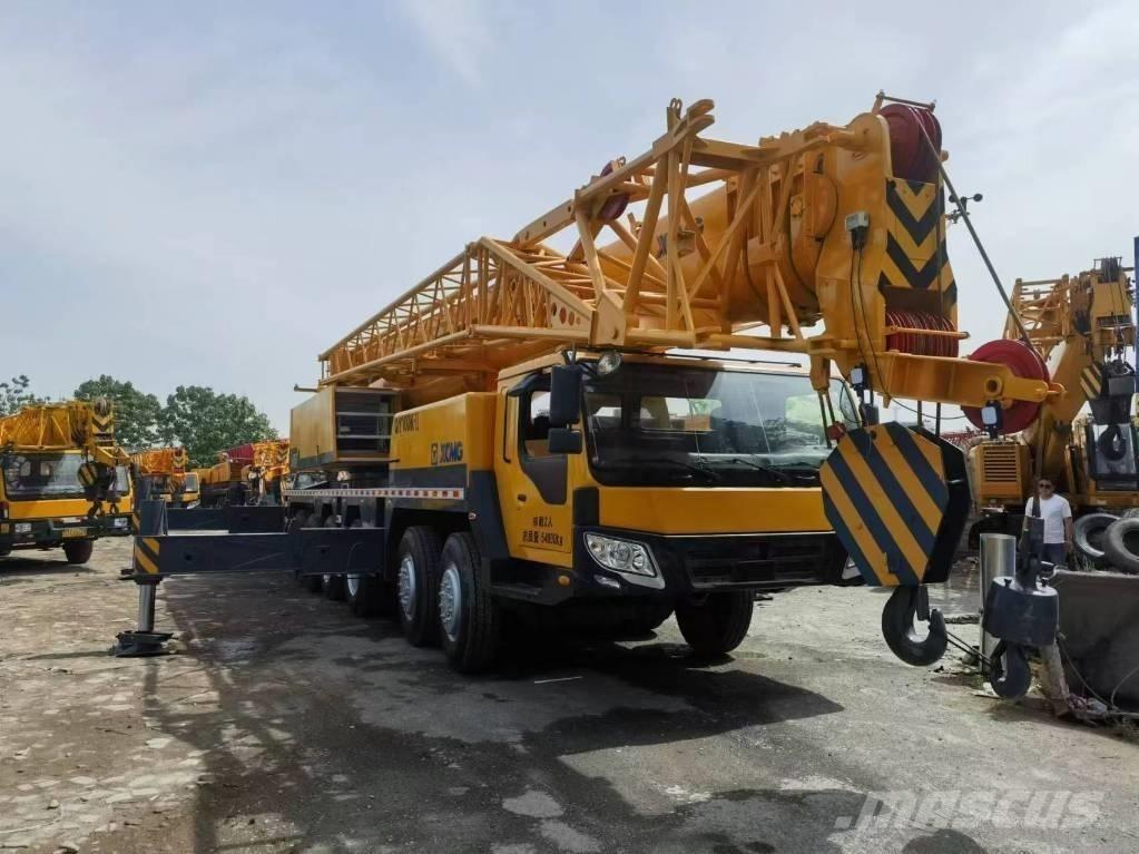 XCMG QY 100K Macara teren accidentat