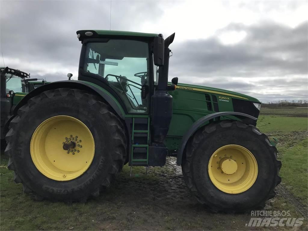 John Deere 6250R Tractoare