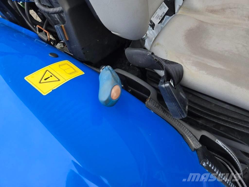 New Holland T 4.75 V Tractoare