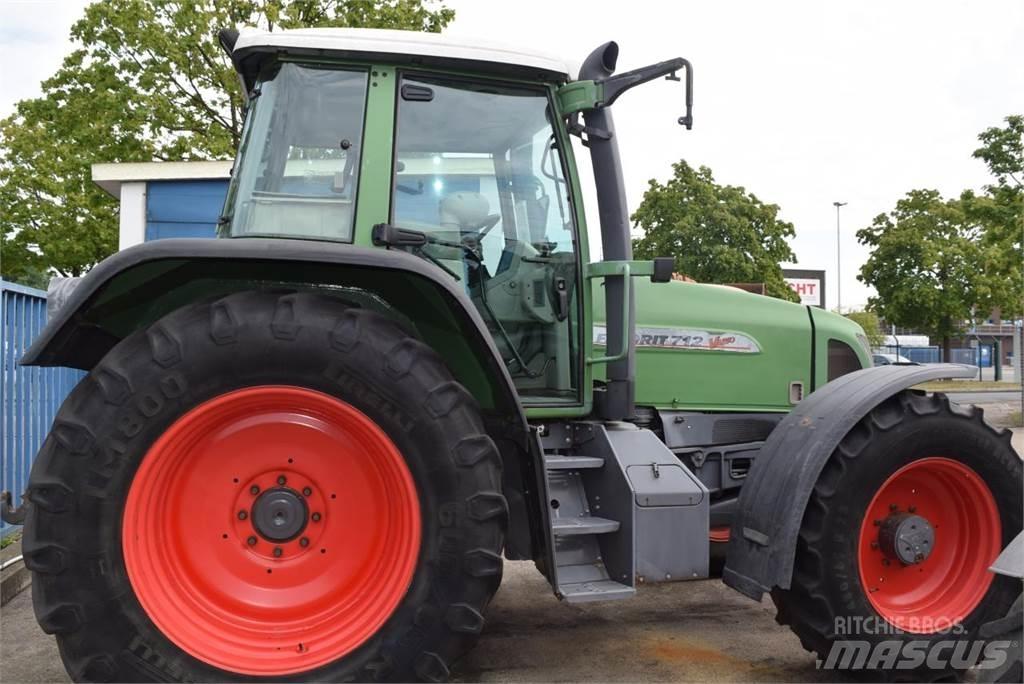 Fendt 712 Vario Tractoare