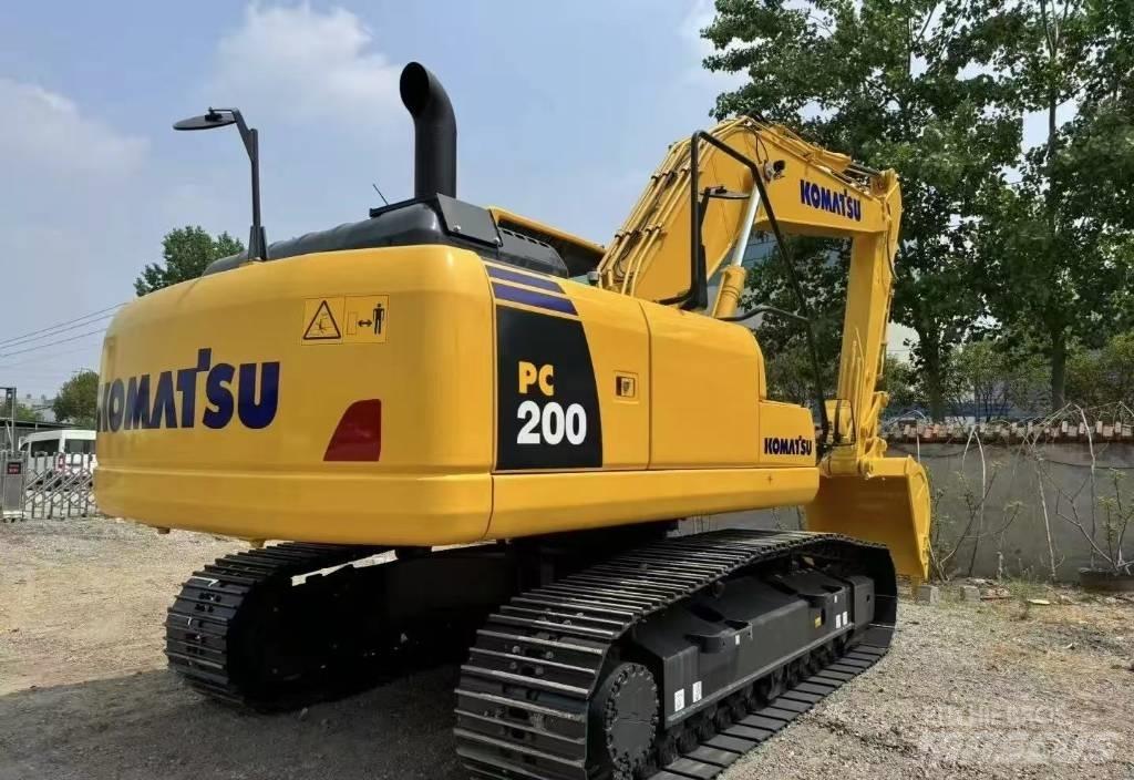 Komatsu PC 200-8 Excavatoare pe șenile
