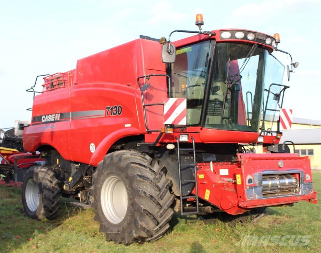 Case IH AF 7130 Combine de secerat
