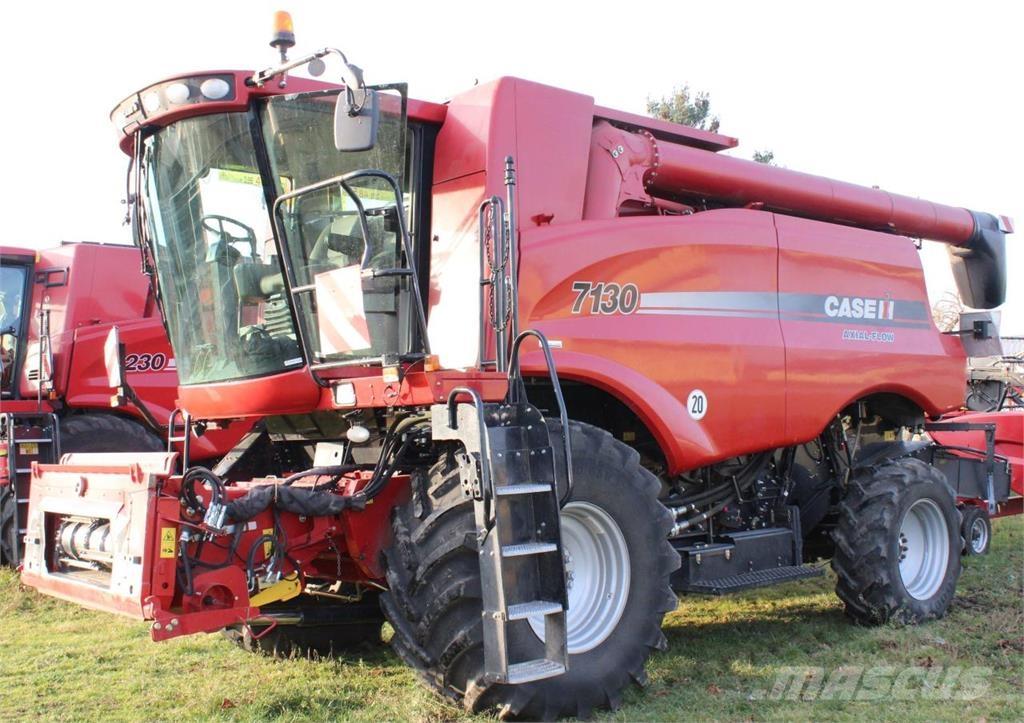 Case IH AF 7130 Combine de secerat