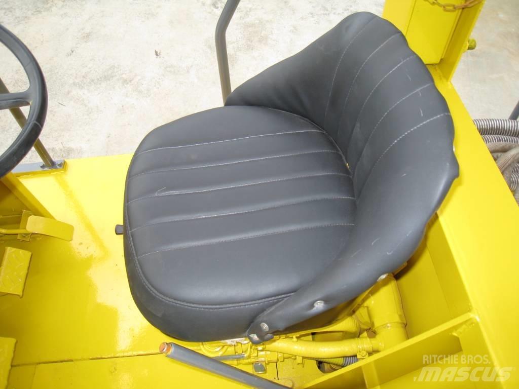 Sakai T2 Cilindri compactori cu roti