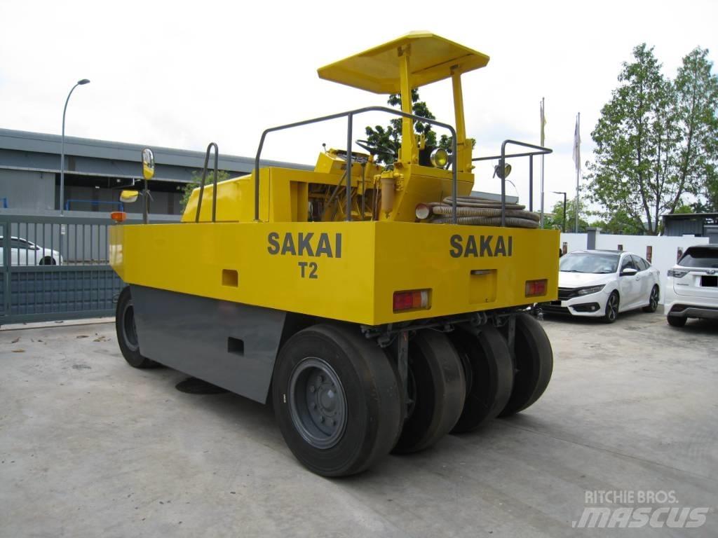 Sakai T2 Cilindri compactori cu roti