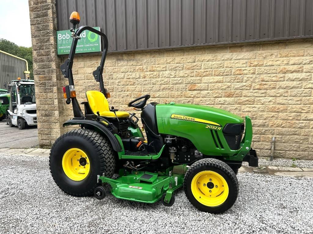 John Deere 2032R Tractoare compacte