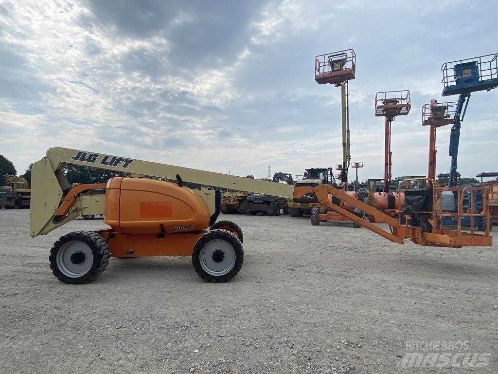 JLG 600AJ Nacele cu brat articulat