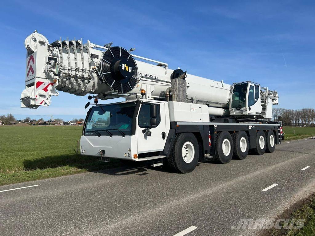 Liebherr LTM1250-5.1 Macara pentru orice teren