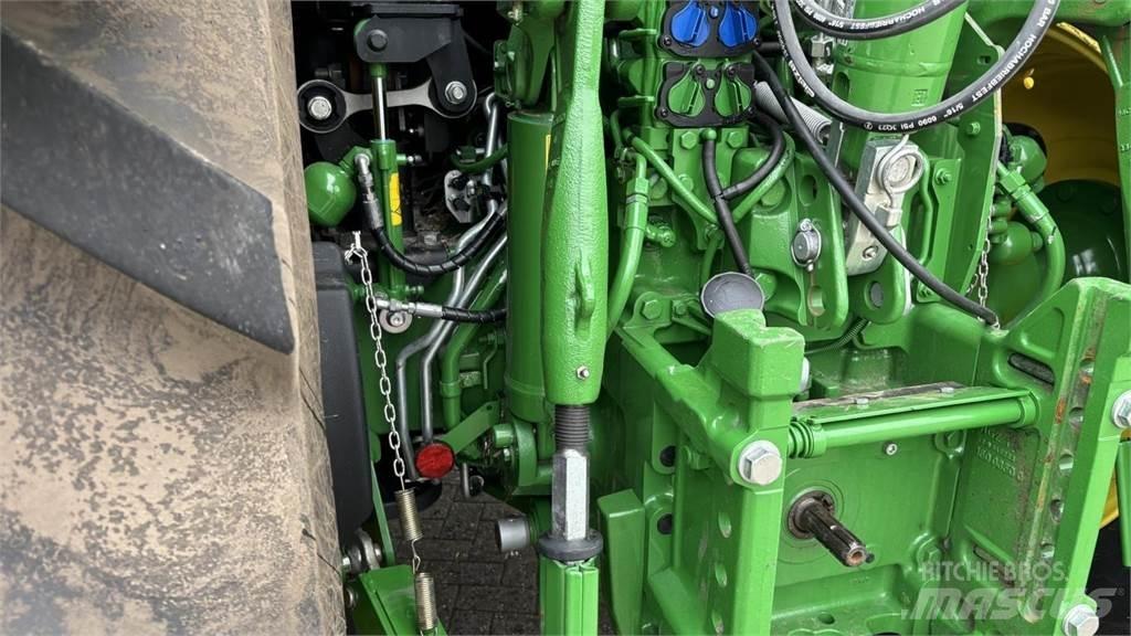 John Deere 6R215 Tractoare