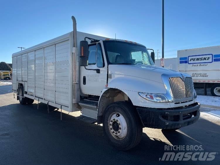 International 4300 Camioane transport bauturi