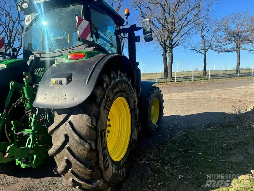John Deere 6230R Tractoare