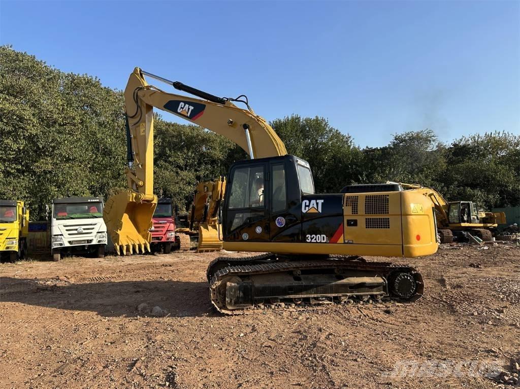 CAT 320DL Excavatoare pe șenile
