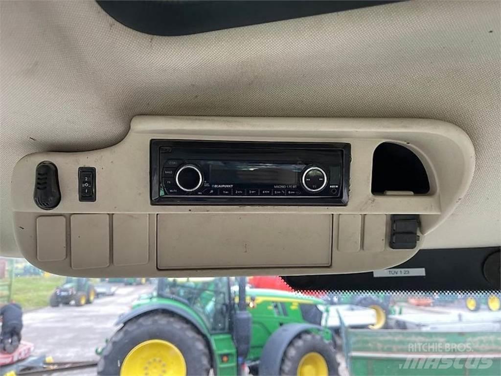 John Deere 6155R Tractoare
