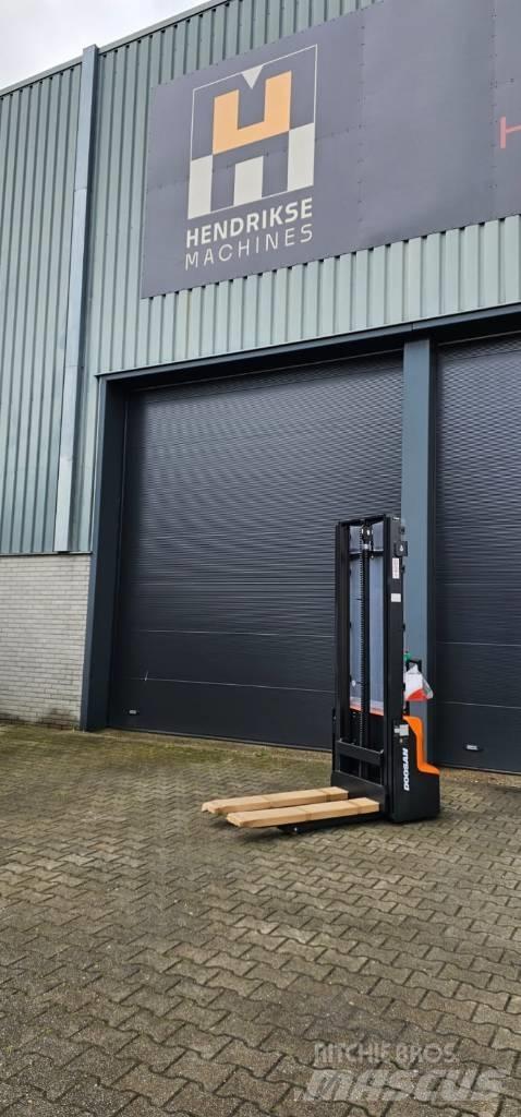 Doosan LSM 12 N Transpaleta manuala