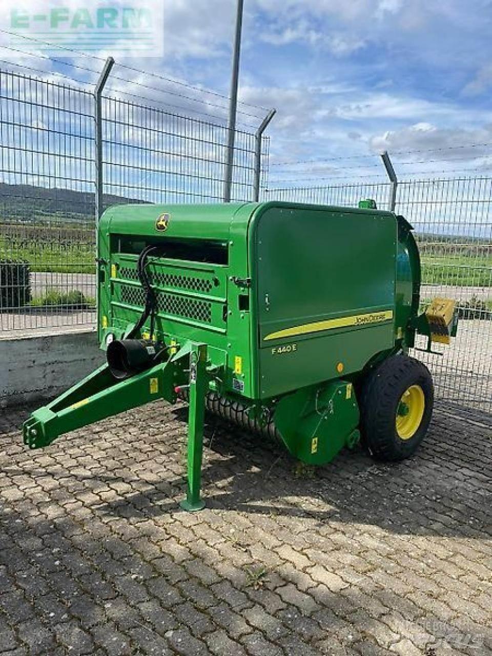 John Deere f440e Baler dreptunghiular